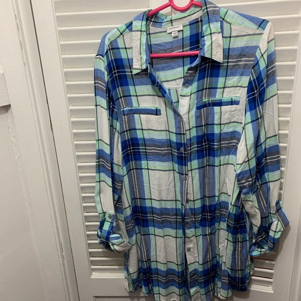 Avenue Women’s Plaid Button Down Shirt size 14/16